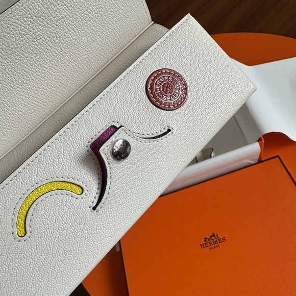 Hermes In The Loop Wink Glasses Case - Picture 3 of 10